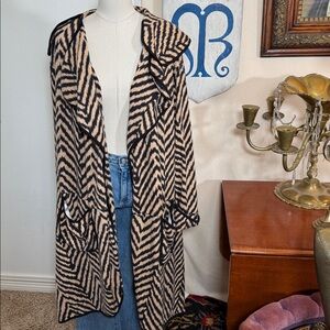 Diva D Black and Tan Patterned Sweater Duster